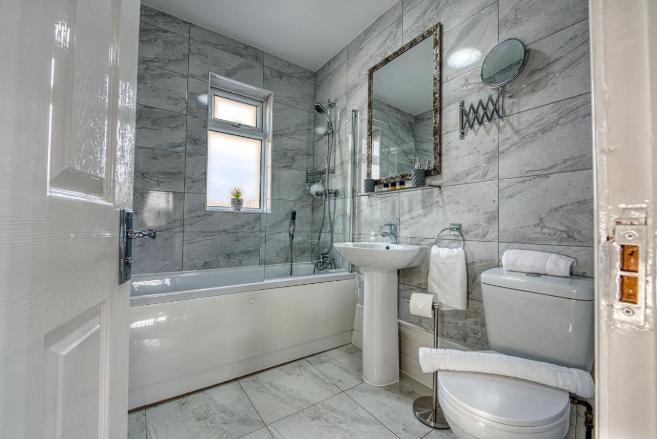 Stylish House - B'Ham Airport And Nec, Jlr Solihull, Business & Leisure Stays - Aspen House Quarto foto